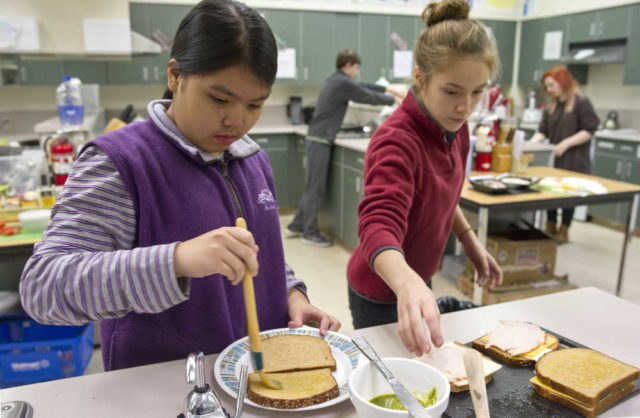 underfunded-juneau-middle-school-cooking-class-raising-money-juneau