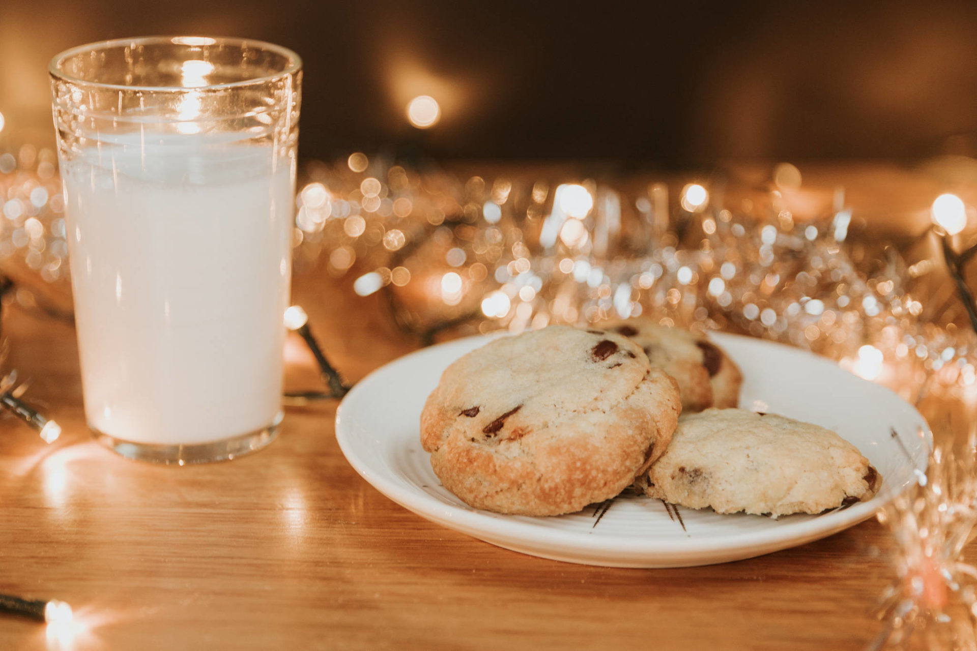 Cookie refresh. Christmas cookies Milk.