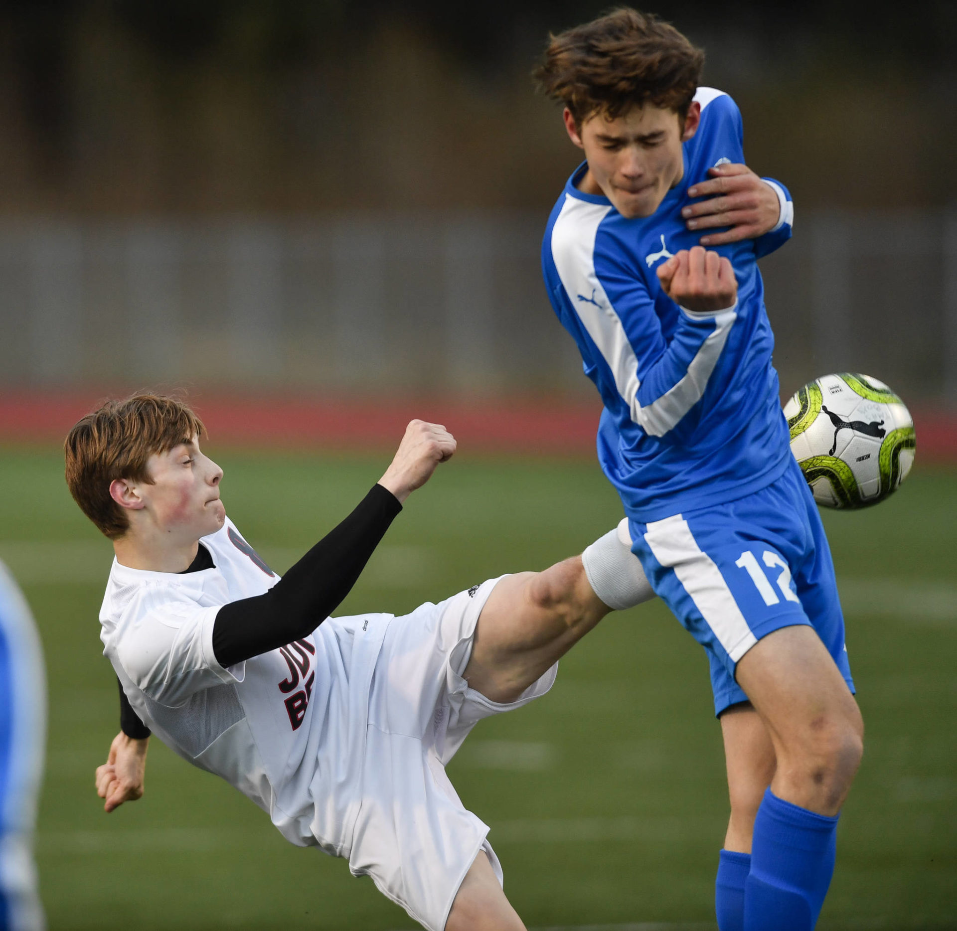 PHOTOS: JDHS, TMHS boys soccer teams face off | Juneau Empire