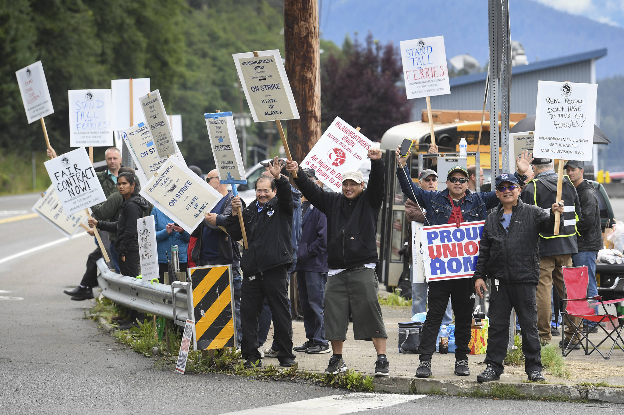 Fairbanks Fred Meyer workers' contract talks at impasse - Alaska Public  Media