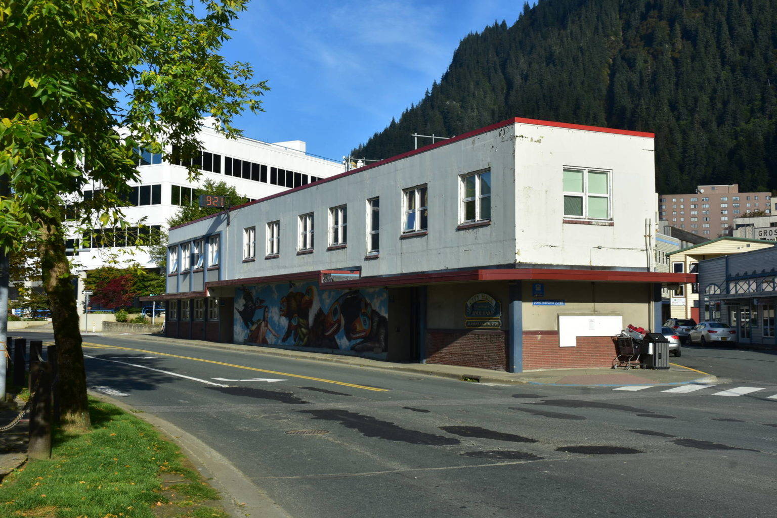 Juneau City Hall on Tuesday, Sept. 15, 2020. (Peter Segall / Juneau Empire)