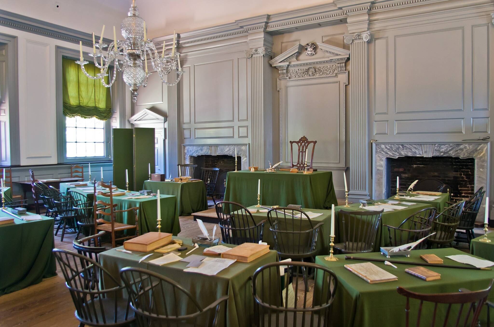 The Assembly Room at Independence Hall in Philadelphia, where the original U.S. Constitutional Convention took place. (Antonie Taveneaux / CC BY-SA 3.0)