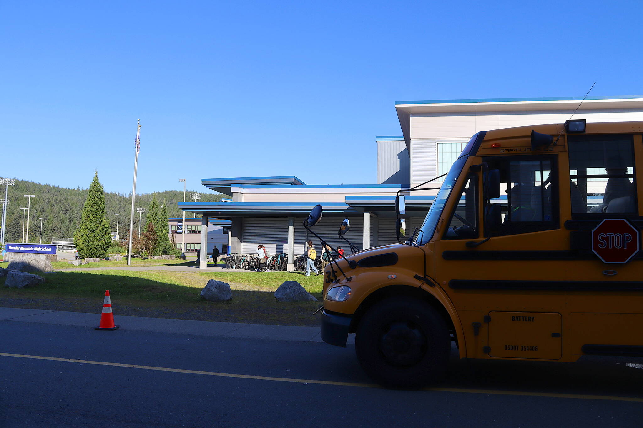 Students arrive at Thunder Mountain Middle School on Aug. 21. (Mark Sabbatini / Juneau Empire file photo)