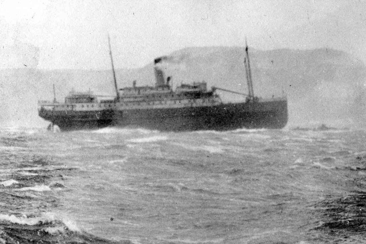 “Princess Sophia” stranded on Vanderbilt Reef, Oct. 24, 1918. (Alaska State Library Historical Collection, ASL-P87-1700)