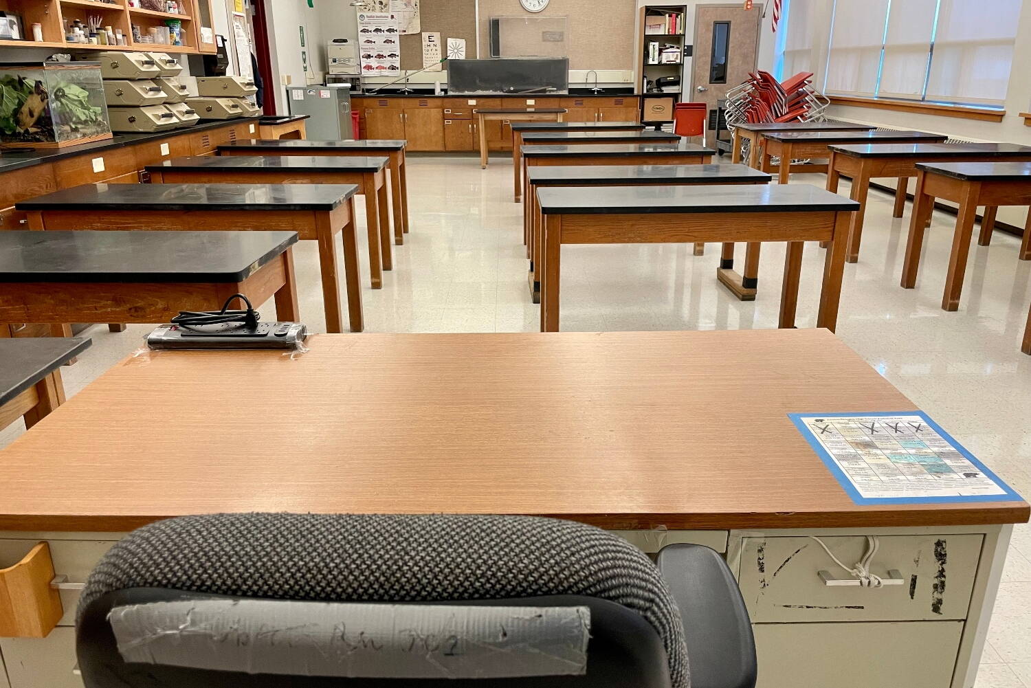 An empty classroom at Juneau-Douglas High School: Yadaa.at Kalé. Juneau is one of four districts federal education officials said was underfunded by the state during the COVID-19 pandemic. (Lisa Phu/Alaska Beacon)