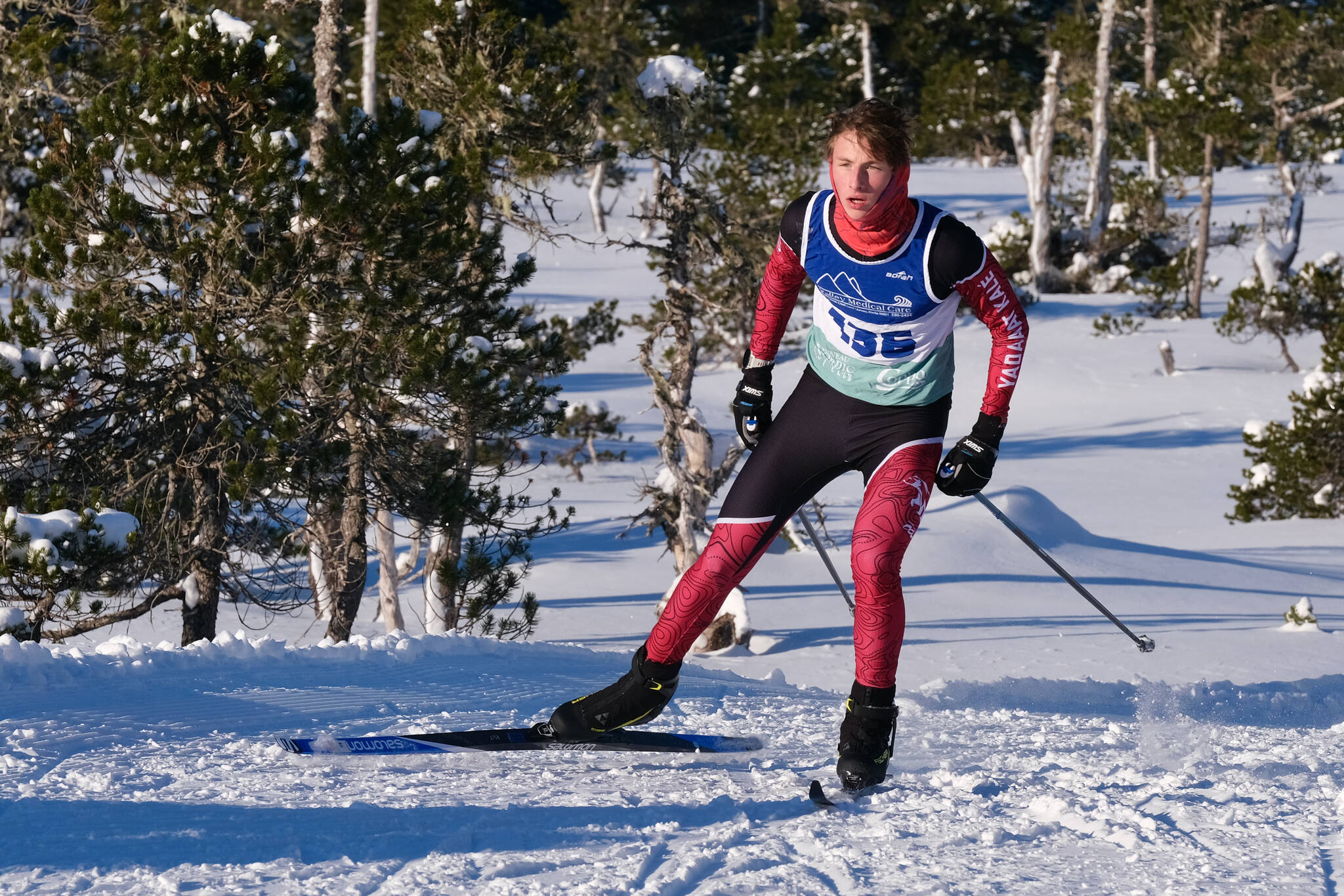 Juneau-Douglas High School: Yadaa.at Kalé Nordic Ski Team senior Ferguson Wheeler (136) races during the Shaky Shakeout Invitational six-kilometer freestyle mass start Saturday at Eaglecrest Ski Area. (Klas Stolpe / Juneau Empire)